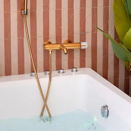 Apartment Nusa'mor Petite Maison Romantique Baignoire Balneo 2 Places Hyeres